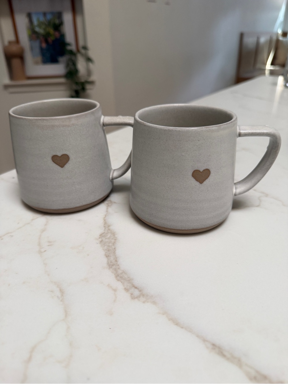 Hearth and Hands Ceramic Heart Accent Mug (pair)